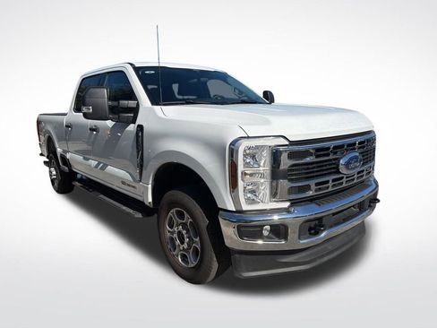 Used 2025 Ford F350 XLT image 2