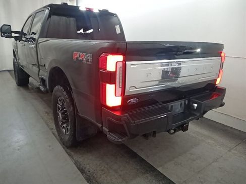Used 2023 Ford F350 Platinum AWD/4WD image 4