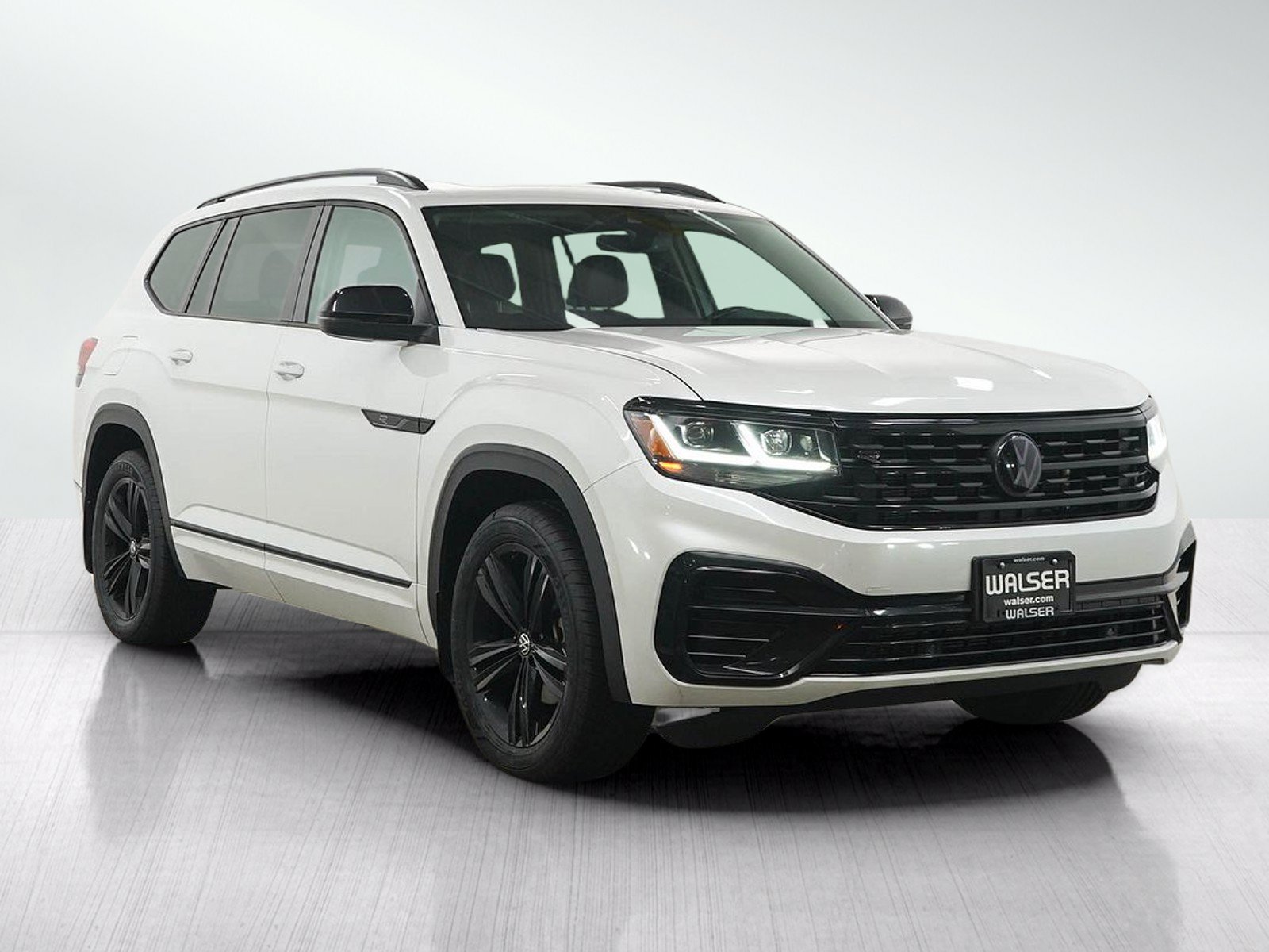 Used 2022 Volkswagen Atlas SEL R-Line AWD/4WD image 8
