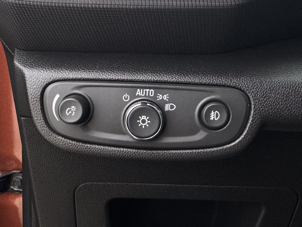 Used 2021 Chevrolet TrailBlazer ACTIV w/ Convenience Package FWD image 21