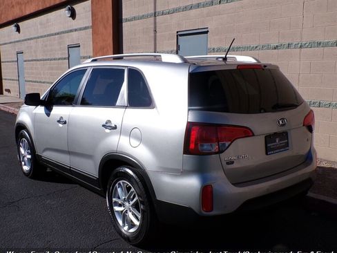 Used 2015 Kia Sorento LX image 6