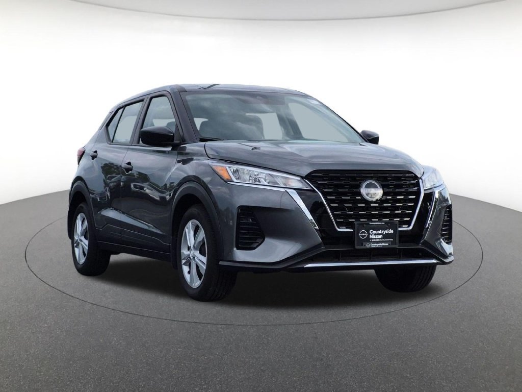 Used 2025 Nissan Kicks Play S FWD image 3