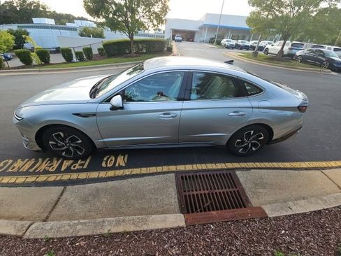 Used 2024 Hyundai Sonata SEL FWD image 1