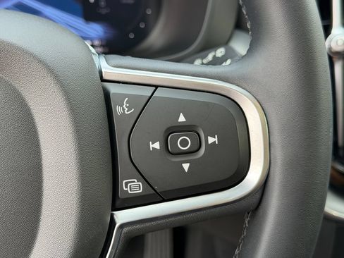 Certified 2023 Volvo XC60 T8 Core AWD/4WD image 26