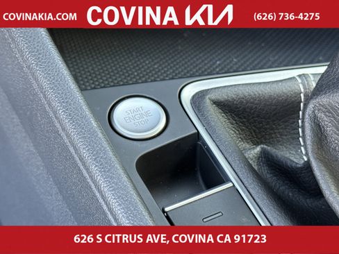 Used 2024 Volkswagen Jetta SE w/ Panoramic Sunroof Package image 23