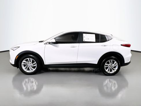 Used 2025 Buick Envista Preferred w/ Convenience II Package FWD image 9