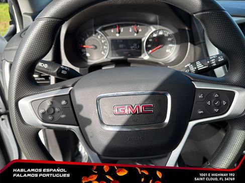 Used 2024 GMC Terrain SLE w/ Driver Convenience Package FWD image 19