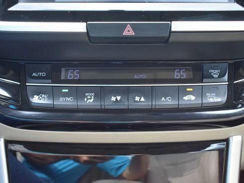 Used 2016 Honda Accord EX-L image 31