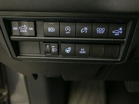 Used 2022 Toyota Tundra Limited AWD/4WD image 39