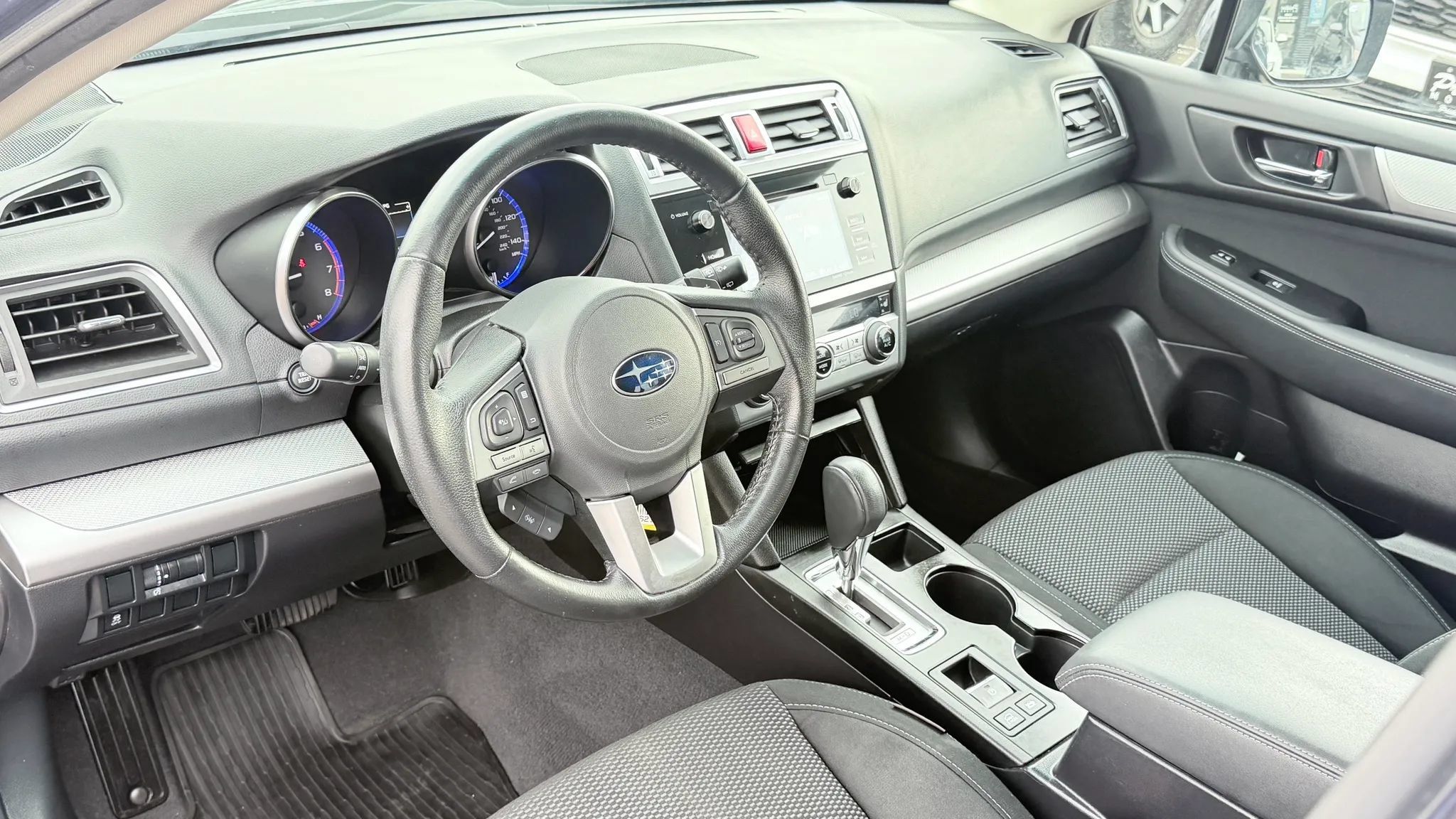 Used 2017 Subaru Outback 2.5i Premium w/ Popular Package #2 AWD/4WD image 14