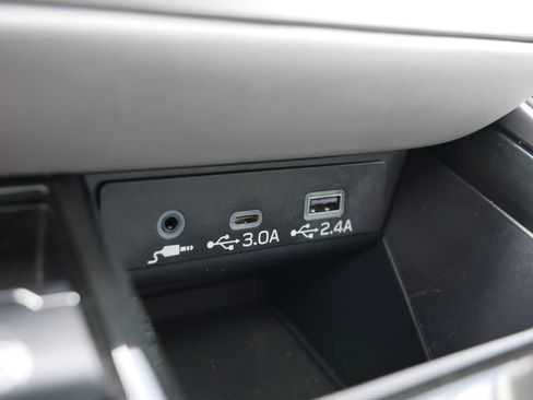 Used 2025 Subaru Outback Premium AWD/4WD image 33