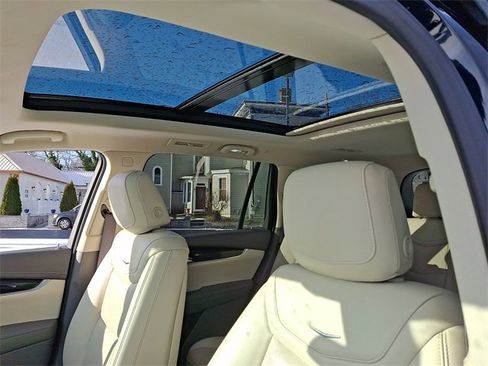 Used 2021 Cadillac XT6 Premium Luxury image 14