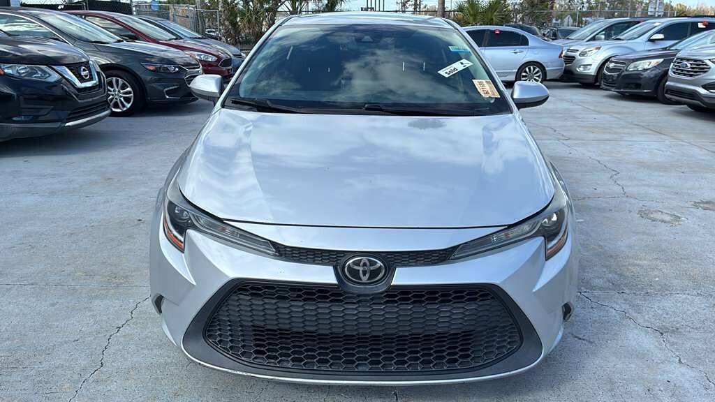 Used 2021 Toyota Corolla LE FWD image 1