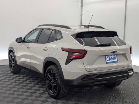 New 2026 Chevrolet Trax ACTIV w/ Sunroof Package FWD image 4