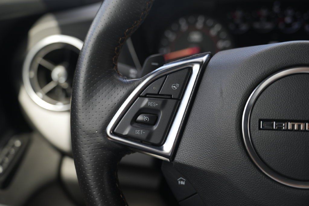 Used 2018 Chevrolet Camaro SS RWD image 38
