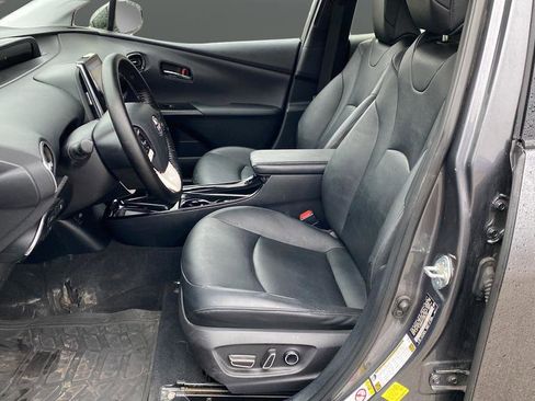 Used 2017 Toyota Prius Prime Premium w/ Carpet Mat Package image 9