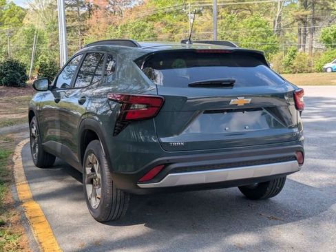 New 2026 Chevrolet Trax LT w/ Sunroof Package FWD image 4