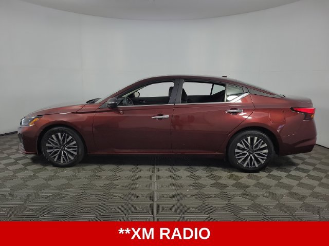 Used 2025 Nissan Altima 2.5 SV FWD image 5