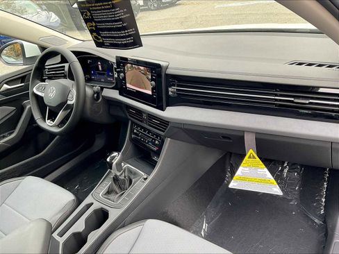 New 2025 Volkswagen Jetta SE image 10
