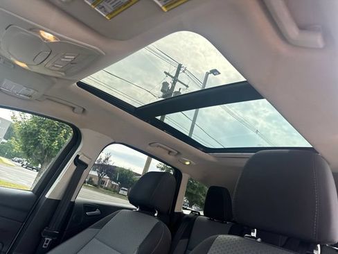 Used 2017 Ford Escape SE w/ Equipment Group 201A AWD/4WD image 23