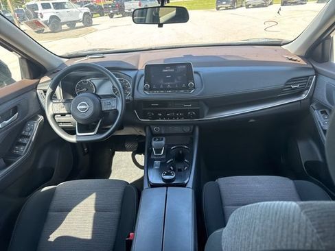 Used 2023 Nissan Rogue SV AWD/4WD image 15
