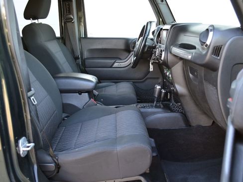 Used 2011 Jeep Wrangler Unlimited Sport image 29