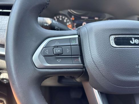 Certified 2024 Jeep Compass Latitude AWD/4WD image 18