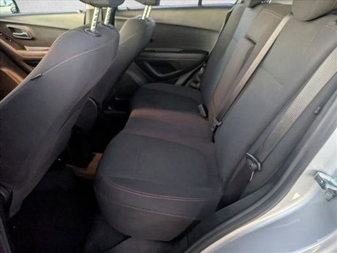 Used 2018 Chevrolet Trax LS image 17