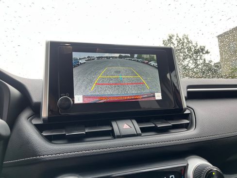 Used 2025 Toyota RAV4 XLE w/ Convenience Package FWD image 21