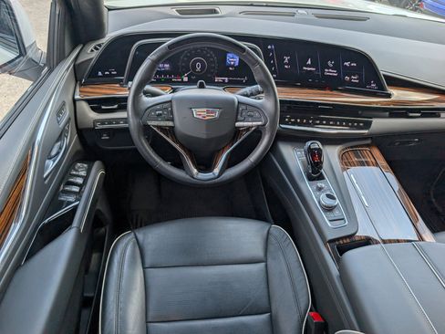 Used 2023 Cadillac Escalade Premium Luxury w/ LPO, Floor Liner Package AWD/4WD image 8