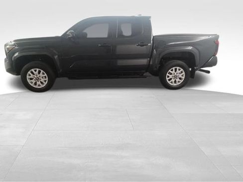 Used 2024 Toyota Tacoma SR5 RWD image 4
