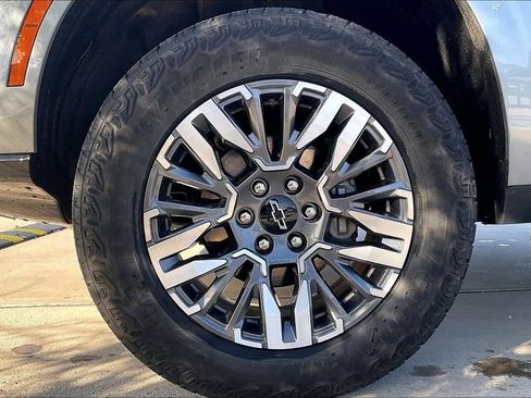 Used 2025 Chevrolet Tahoe Z71 image 11