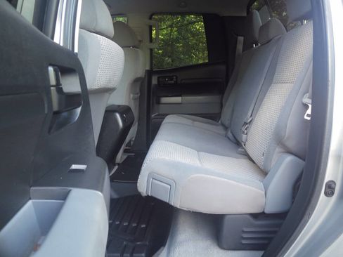 Used 2010 Toyota Tundra 4x4 Double Cab image 12