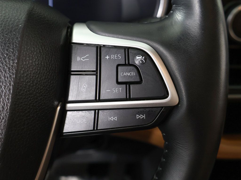 Used 2023 Toyota Highlander Platinum AWD/4WD image 50