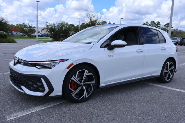 New 2026 Volkswagen GTI SE FWD image 3