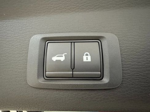 New 2025 Mitsubishi Outlander SE image 25