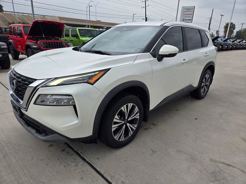 Used 2022 Nissan Rogue SV FWD image 7