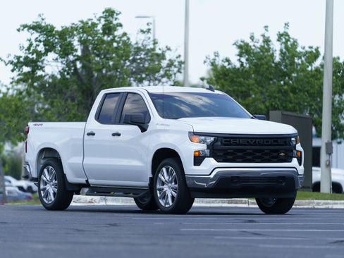 Used 2026 Chevrolet Silverado 1500 W/T w/ WT Value Package AWD/4WD image 39