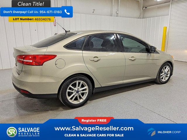 Used 2015 Ford Focus SE FWD image 4
