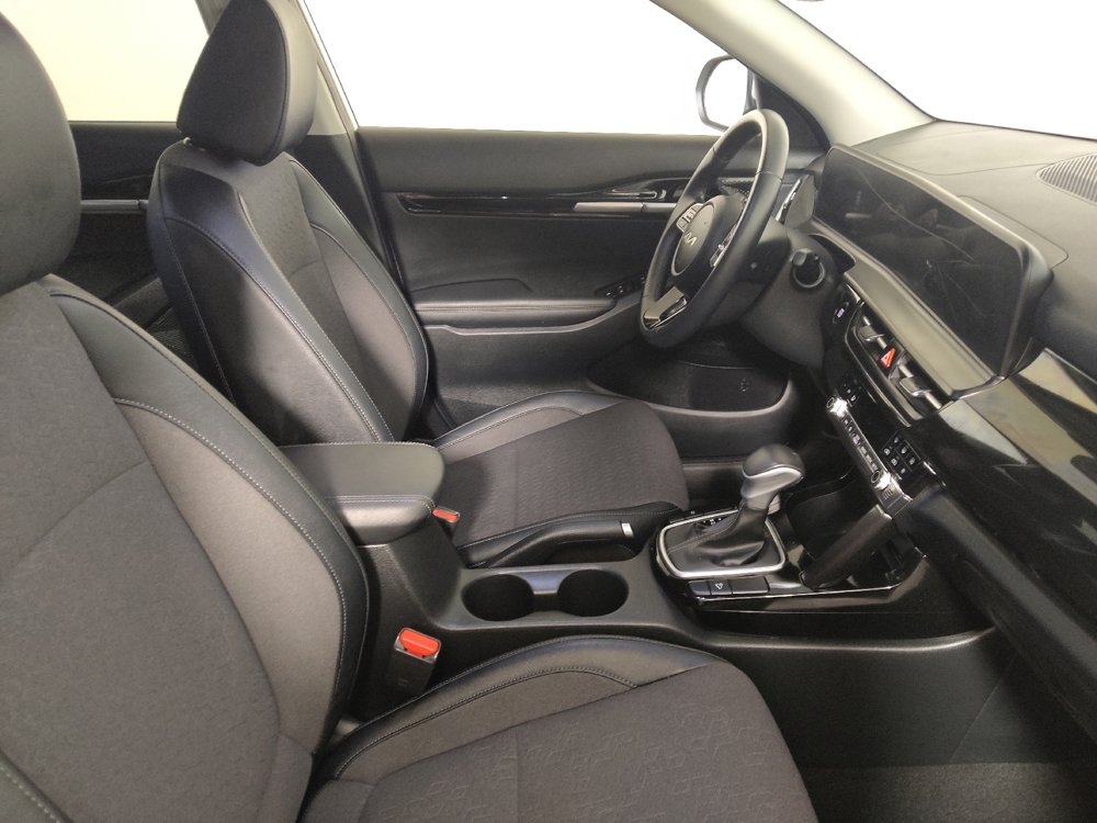 Used 2025 Kia Seltos S FWD image 21