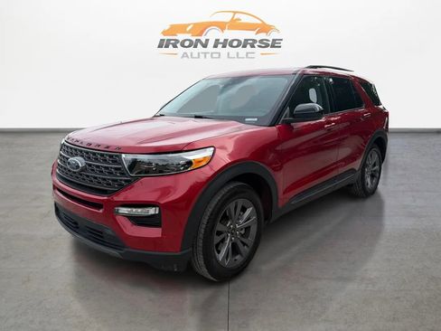 Used 2024 Ford Explorer XLT w/ Equipment Group 202A AWD/4WD image 1