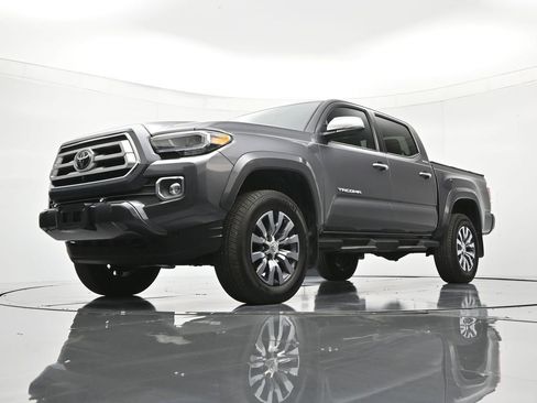 Used 2023 Toyota Tacoma Limited image 39