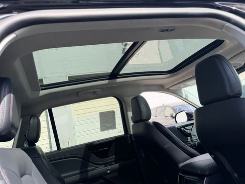 New 2026 Lincoln Aviator AWD image 5