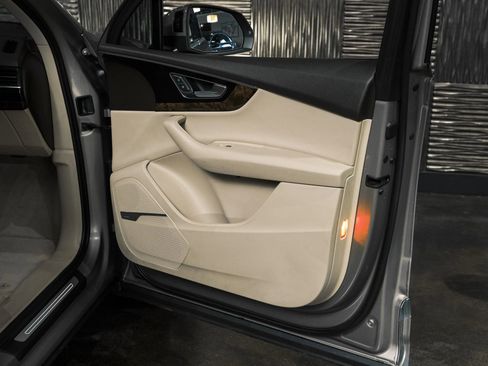 Used 2017 Audi Q7 3.0T Prestige w/ Prestige Package image 45