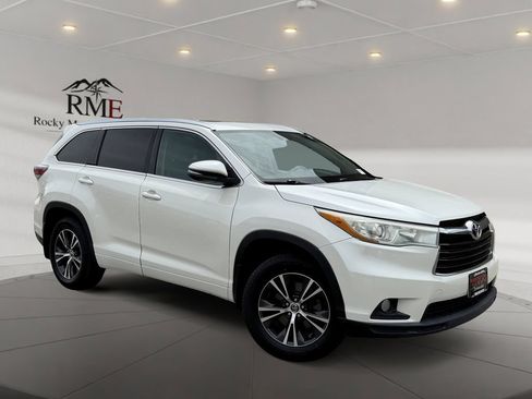 Used 2016 Toyota Highlander XLE AWD/4WD image 1