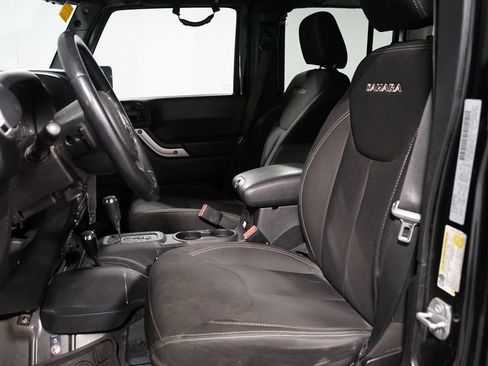 Used 2016 Jeep Wrangler Unlimited Sahara w/ Connectivity Group image 6