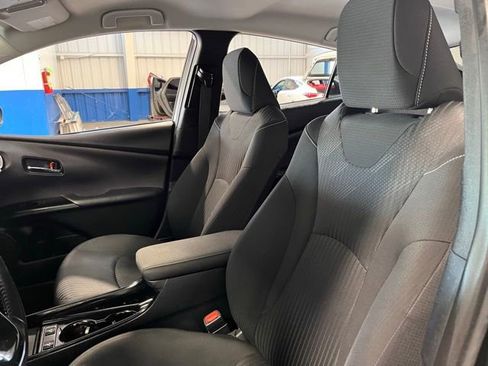 Used 2021 Toyota Prius Prime LE image 24