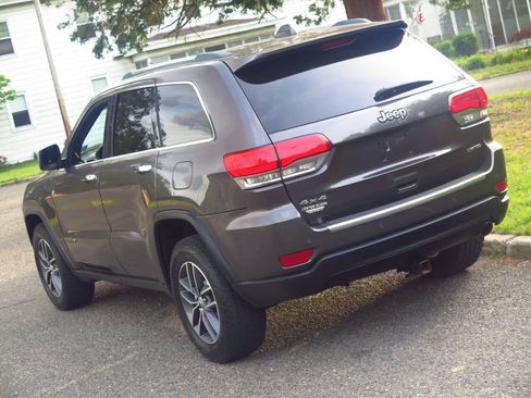 Used 2018 Jeep Grand Cherokee Limited AWD/4WD image 26
