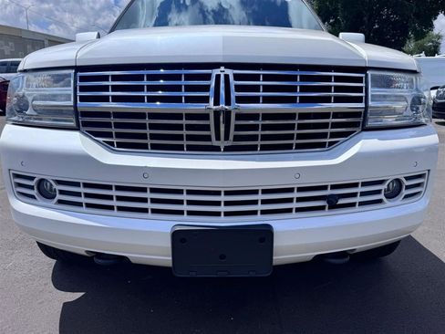 Used 2014 Lincoln Navigator 4WD w/ Equipment Group 101A image 11