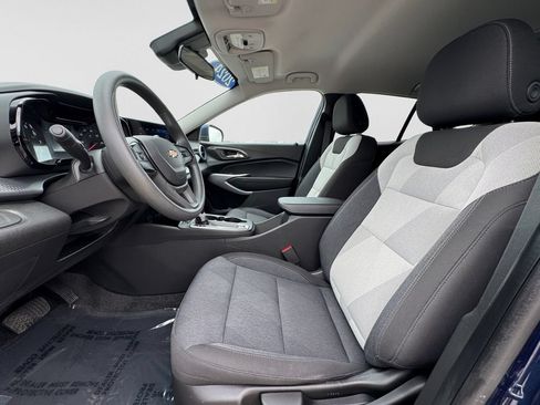 Used 2024 Chevrolet Trax LS w/ LS Convenience Package FWD image 17